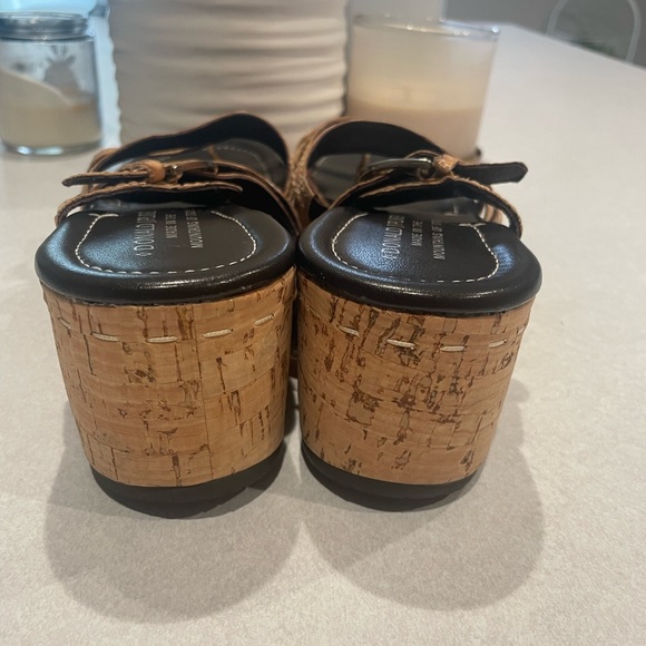 Donald J. Pliner Shakia Women’s Size 8 Strappy Tan Cork Wedge - Picture 8 of 8